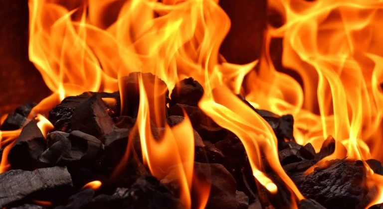 Gas vs Charcoal Grill BBQ – Which One is Better?